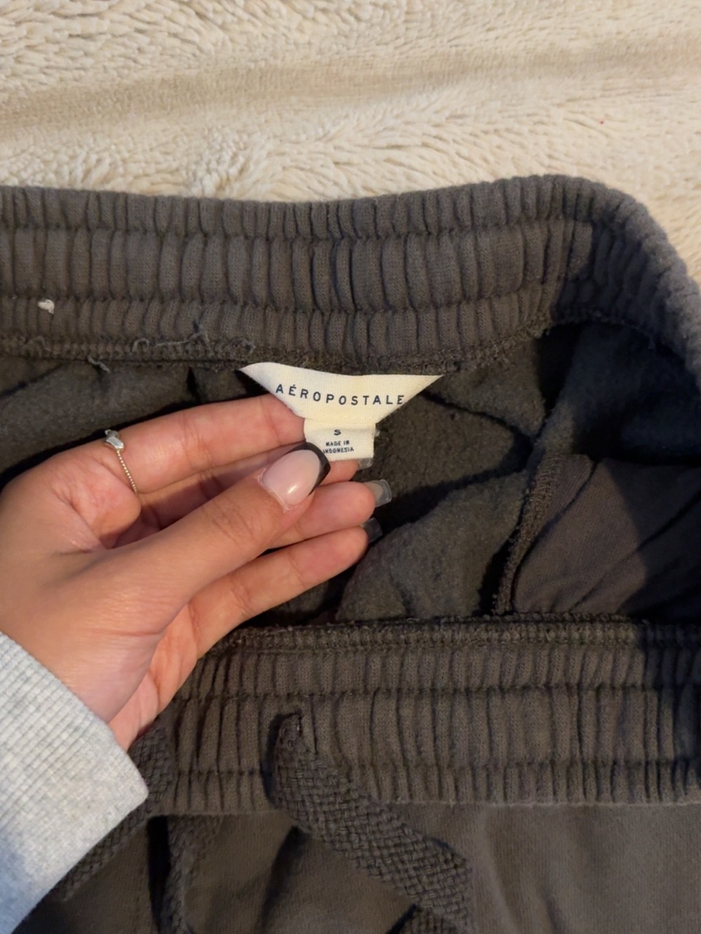Aeropostale Gray women’s Cargo Joggers - Picture 2 of 2